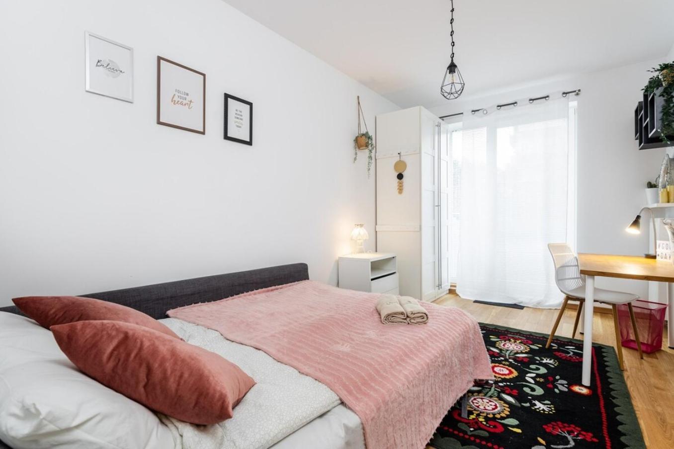 Modern 70M Apartment With Private Garden Metro ワルシャワ エクステリア 写真