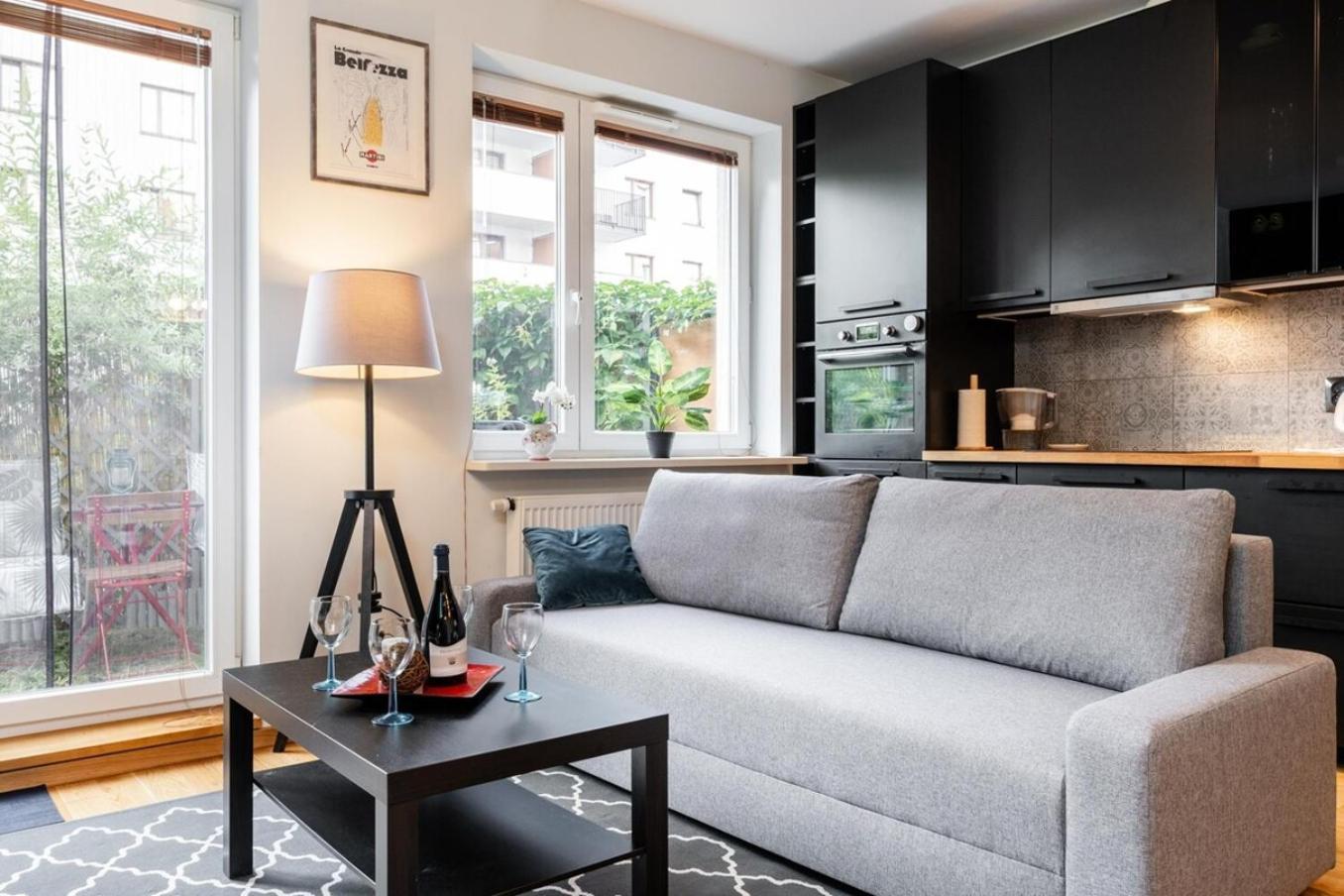 Modern 70M Apartment With Private Garden Metro ワルシャワ エクステリア 写真