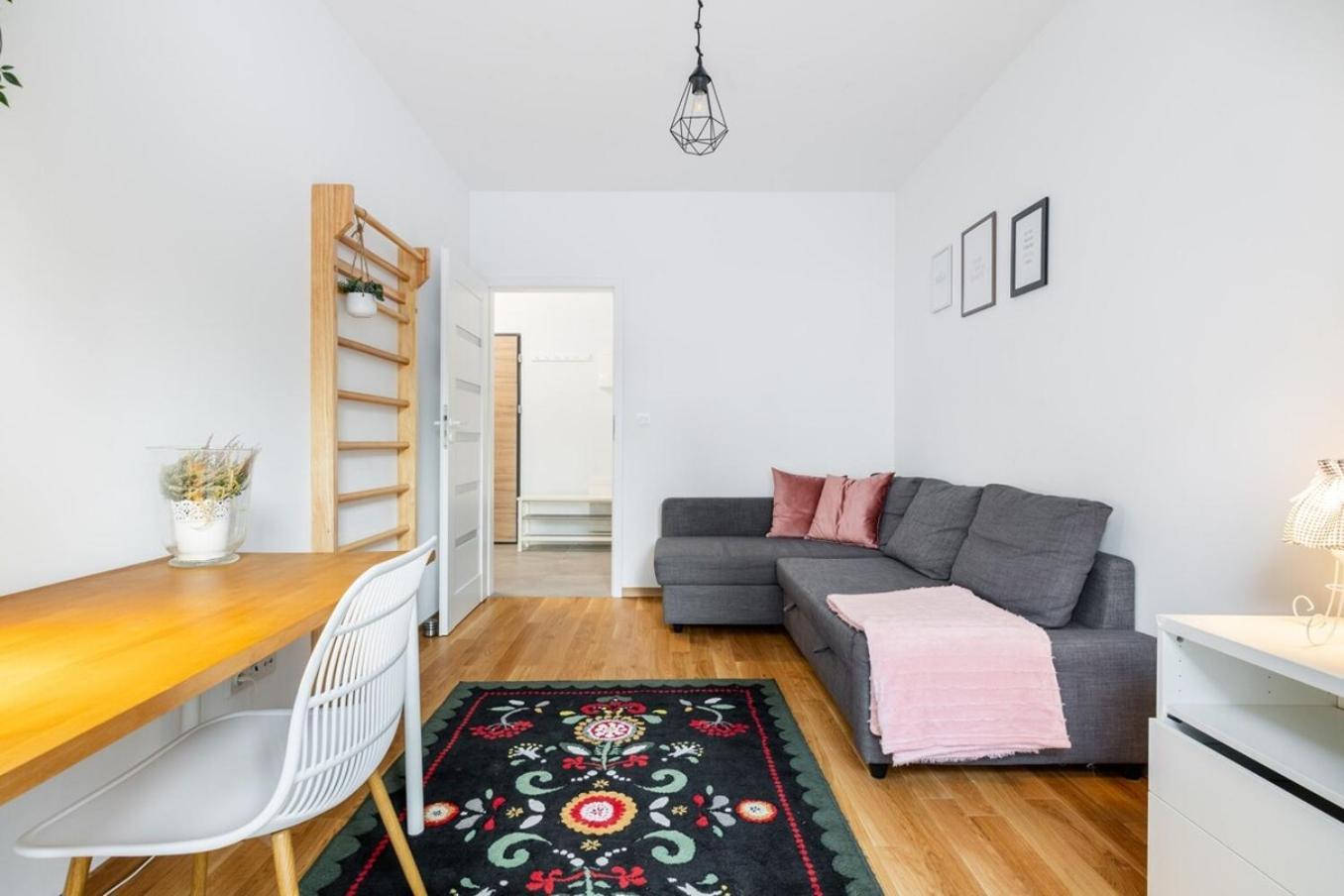 Modern 70M Apartment With Private Garden Metro ワルシャワ エクステリア 写真