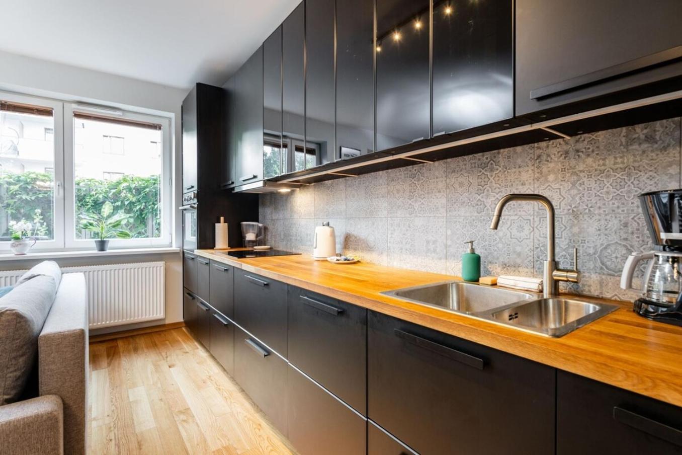 Modern 70M Apartment With Private Garden Metro ワルシャワ エクステリア 写真